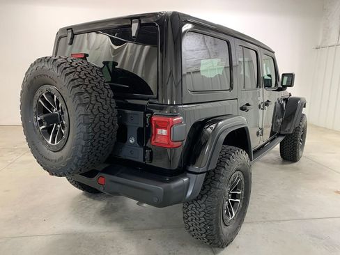 Used 2025 Jeep Wrangler Unlimited Rubicon AWD/4WD image 26