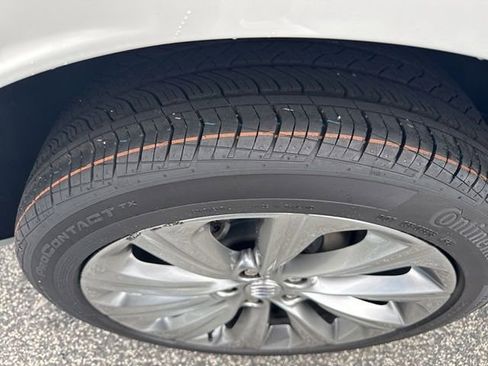 Used 2024 Buick Envista Avenir FWD image 12
