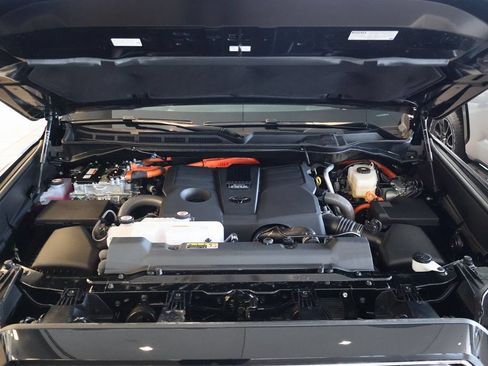 Used 2026 Toyota Sequoia Capstone AWD/4WD image 15