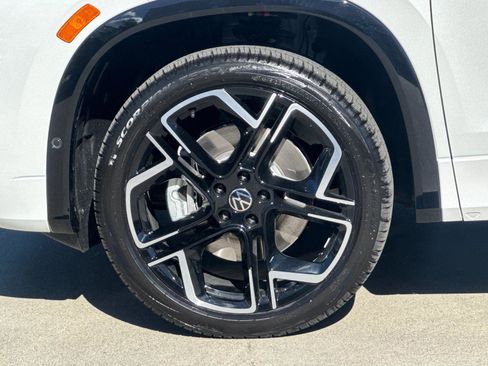 New 2026 Volkswagen Tiguan SEL R-Line image 24