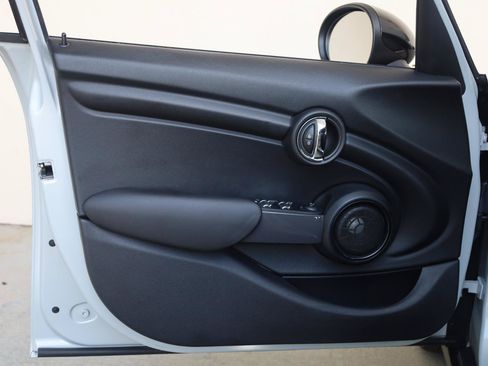 Used 2015 MINI Cooper 4-Door Hardtop FWD image 15