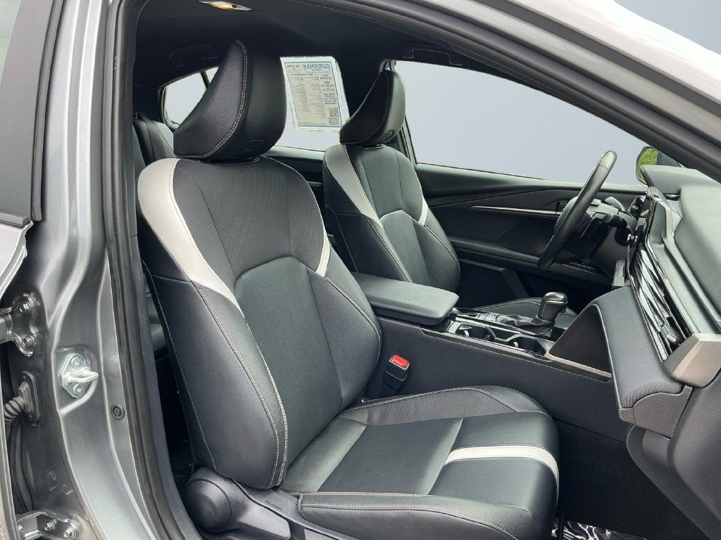 Used 2025 Toyota Camry SE FWD image 16