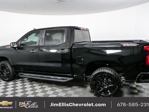 Used 2021 Chevrolet Silverado 1500 Custom Trail Boss w/ Midnight Edition image 2