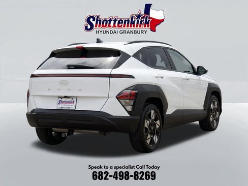 Used 2025 Hyundai Kona SEL FWD image 6