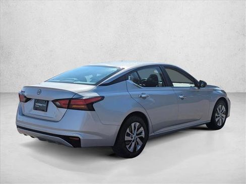Used 2024 Nissan Altima 2.5 S image 5