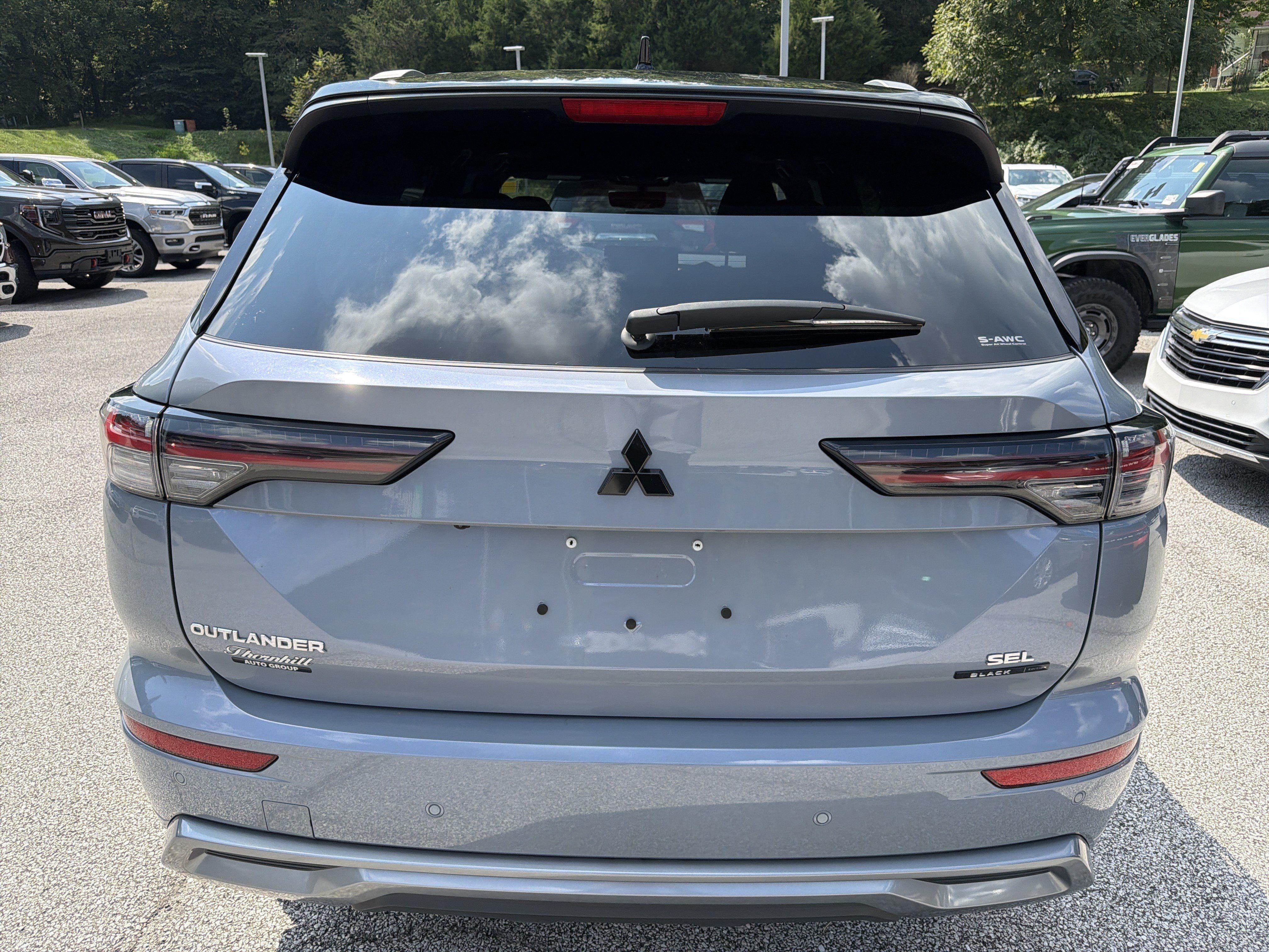 Used 2025 Mitsubishi Outlander SEL AWD/4WD image 4