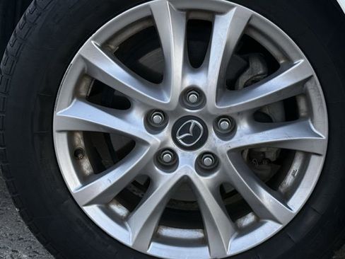 Used 2016 MAZDA MAZDA3 i Sport w/ Preferred Equipment Package image 9