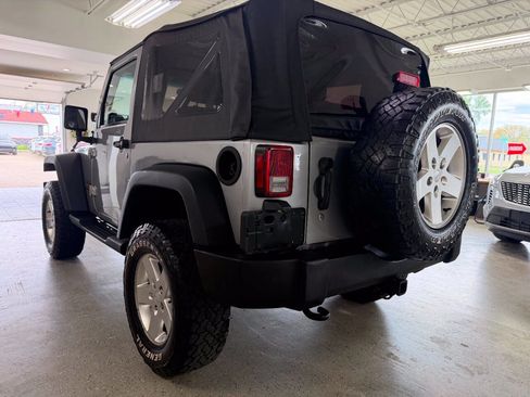 Used 2014 Jeep Wrangler Sport AWD/4WD image 11