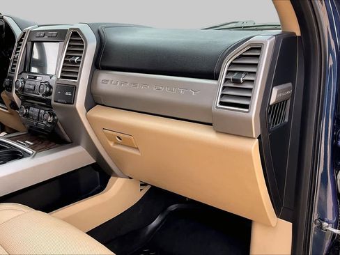 Used 2017 Ford F250 Lariat w/ FX4 Off-Road Package AWD/4WD image 19
