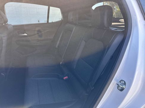 Used 2025 Buick Envista Preferred image 18