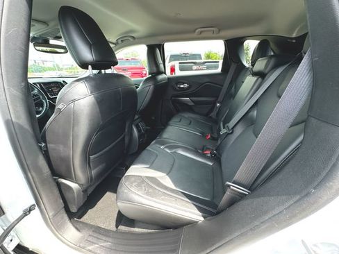 Used 2019 Jeep Cherokee Limited AWD/4WD image 21