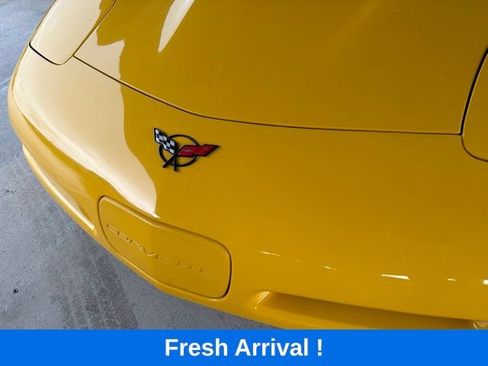 Used 2000 Chevrolet Corvette Coupe w/ Memory Pkg RWD image 2