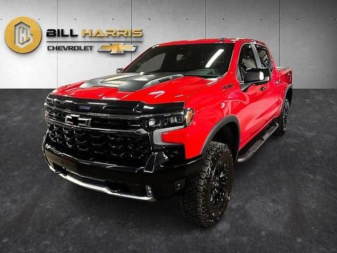 Used 2025 Chevrolet Silverado 1500 ZR2 w/ Dark Appearance Package AWD/4WD image 2
