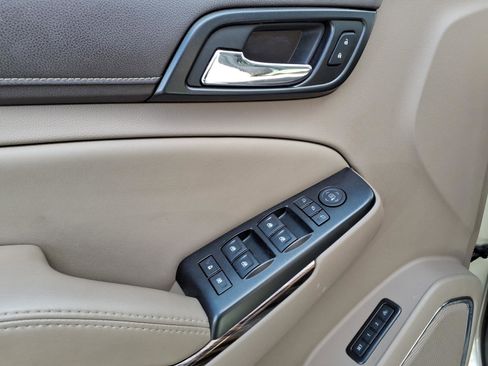 Used 2017 GMC Yukon SLT w/ Open Road Package image 9