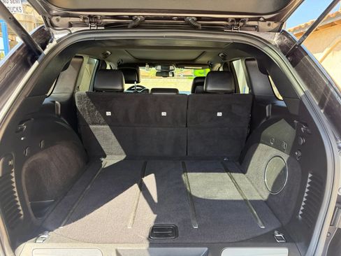 Used 2015 Jeep Grand Cherokee Limited w/ Luxury Group II RWD image 8