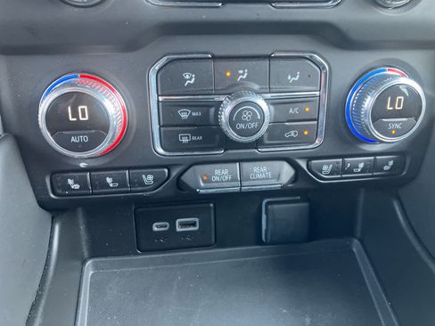 Used 2024 GMC Yukon SLT w/ SLT Luxury Package AWD/4WD image 29