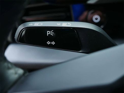 Used 2020 Porsche Taycan Turbo image 21