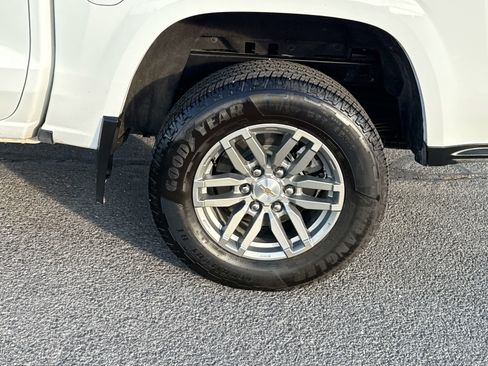 Used 2024 Chevrolet Colorado LT w/ LT Convenience Package III image 7