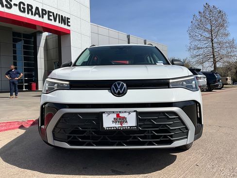 Used 2025 Volkswagen Taos S image 3