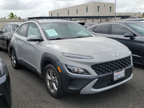 Used 2023 Hyundai Kona SEL w/ Cargo Package FWD image 3