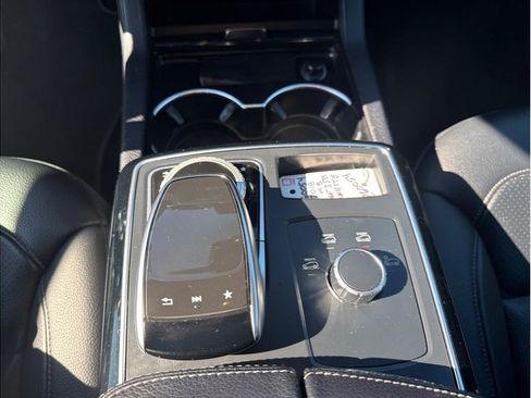 Used 2018 Mercedes-Benz GLE 350 image 31