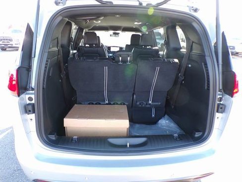 New 2026 Chrysler Voyager LX image 7