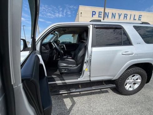 Used 2021 Toyota 4Runner SR5 AWD/4WD image 9