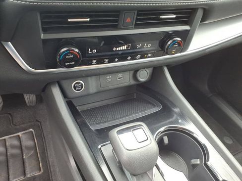 Used 2023 Nissan Rogue SV AWD/4WD image 29