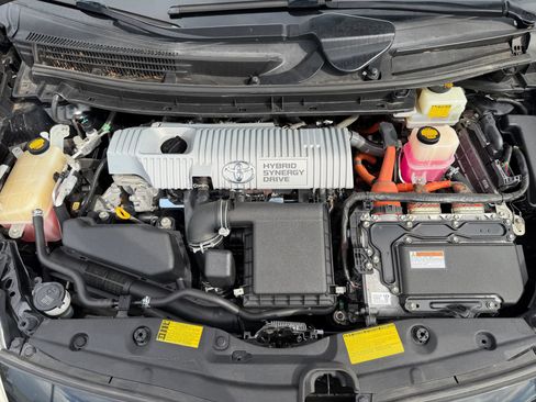 Used 2014 Toyota Prius Two image 3