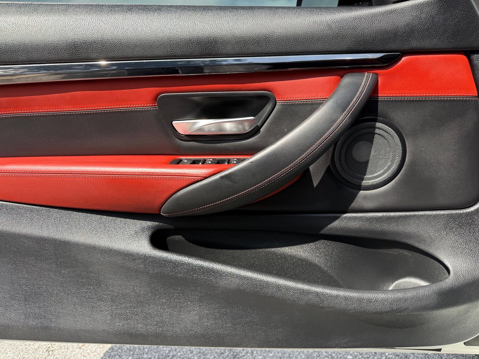 Used 2019 BMW M4 Convertible RWD image 40