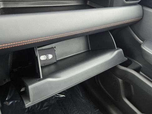 Used 2025 Honda Pilot Sport image 22