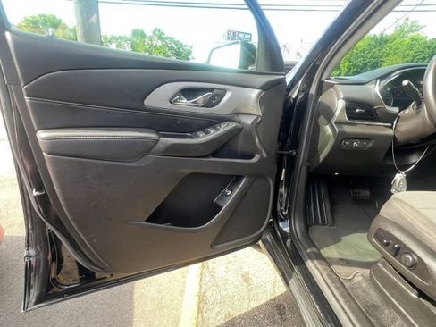 Used 2021 Chevrolet Traverse LT AWD/4WD image 12