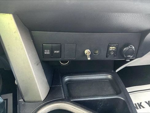 Used 2017 Toyota RAV4 LE w/ All Weather Liner Package image 33