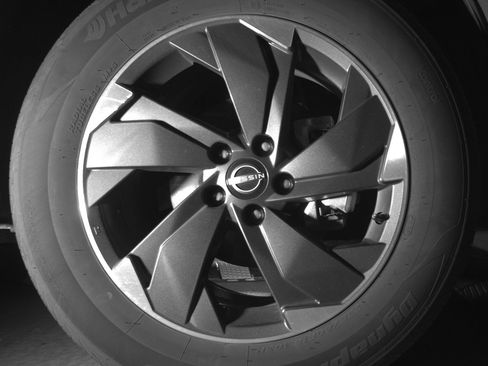 Used 2025 Nissan Rogue SV image 13