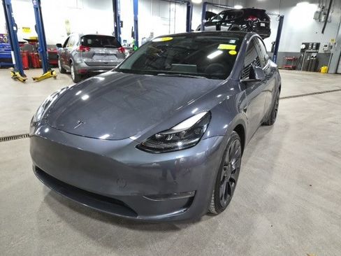 Used 2022 Tesla Model Y Performance image 5