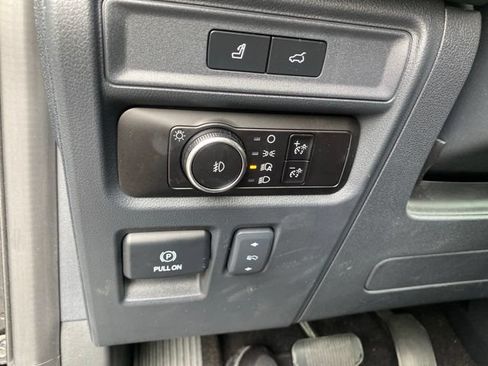Used 2023 Ford Expedition Limited AWD/4WD image 19
