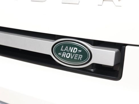 Used 2022 Land Rover Defender 110 SE AWD/4WD image 14