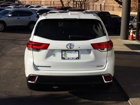 Used 2019 Toyota Highlander Limited image 10
