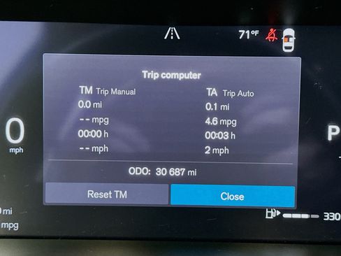 Used 2024 Volvo XC40 B5 Core w/ Climate Package AWD/4WD image 16