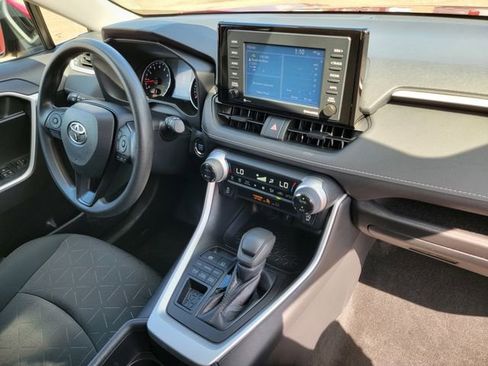 Used 2022 Toyota RAV4 XLE image 20