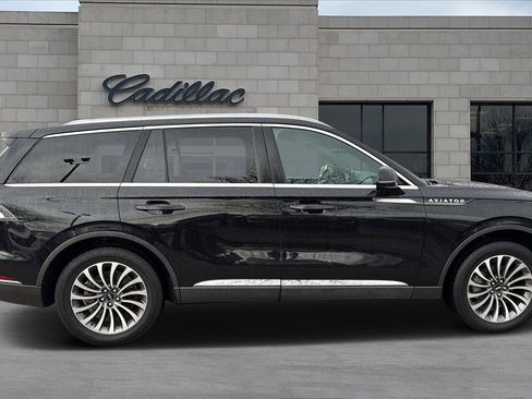 Used 2020 Lincoln Aviator Reserve w/ Equipment Group 201A image 2