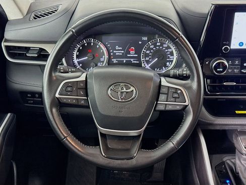 Used 2023 Toyota Highlander XLE image 35