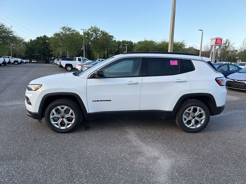 Used 2025 Jeep Compass Latitude w/ Sun & Sound Group image 2