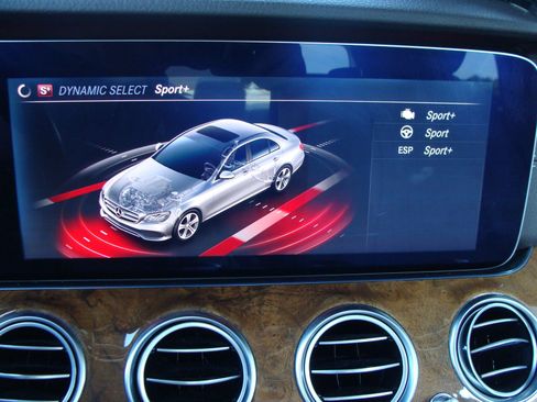 Used 2018 Mercedes-Benz E 300 E 300 image 29