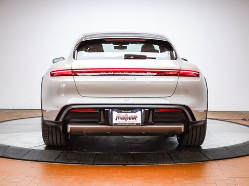 Certified 2022 Porsche Taycan 4 Cross Turismo image 7