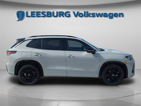 New 2026 Volkswagen Tiguan SE R-Line image 14