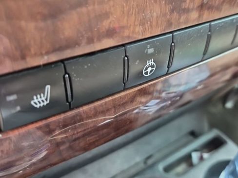 Used 2012 RAM 1500 Laramie w/ Protection Group image 10