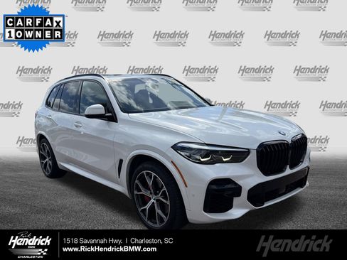 Used 2022 BMW X5 xDrive40i w/ M Sport Package image 1