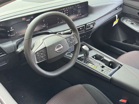 New 2026 Nissan Sentra SR w/ Floor Mat Package FWD image 18