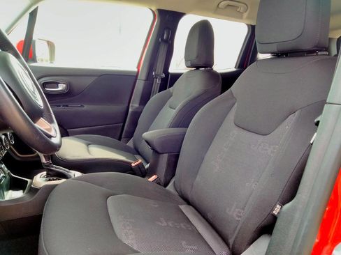 Used 2017 Jeep Renegade Latitude image 10